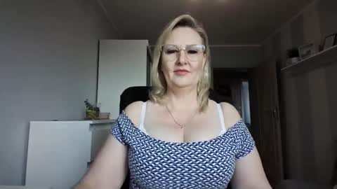 EmillyLove online show from March 11, 2026, 7:25 am
