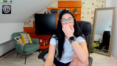 Snapshot of emillytaylor chatting on February 5, 2025, 7:50 am EmillyTaylor online show from February 5, 2025, 7:50 am