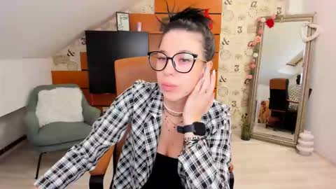 Snapshot of emillytaylor chatting on September 15, 2025, 2:44 am EmillyTaylor online show from September 15, 2025, 2:44 am