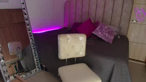 Snapshot of emily_____ chatting on February 13, 2025, 9:17 pm  emily valentina     online show from February 13, 2025, 9:17 pm