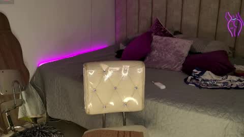 Snapshot of emily_____ chatting on March 3, 2025, 4:56 pm  emily valentina     online show from March 3, 2025, 4:56 pm