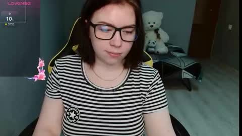 Emily 3 online show from October 6, 2025, 1:14 am