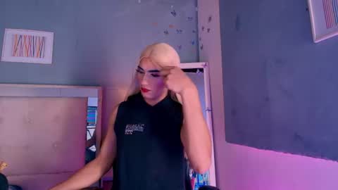 Snapshot of emily_castillo1_ chatting on July 6, 2026, 4:53 am emily_castillo1_ online show from July 6, 2026, 4:53 am