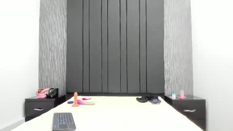 Snapshot of emily_collins69 chatting on June 30, 2026, 4:13 am Emily online show from June 30, 2026, 4:13 am