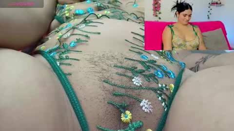 Snapshot of emily_coraline chatting on January 10, 2025, 3:16 pm Emily  online show from January 10, 2025, 3:16 pm
