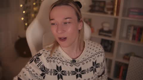 Em -  online show from December 22, 2024, 10:15 pm