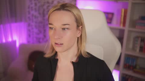 Em -  online show from January 27, 2025, 10:16 pm