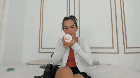 emily_gaviria1 online show from April 12, 2026, 12:10 pm