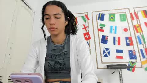 emily_gaviria1 online show from June 25, 2026, 12:09 pm