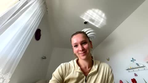 Snapshot of emily_in_parisss chatting on October 2, 2025, 8:43 am Emily online show from October 2, 2025, 8:43 am