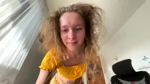 Snapshot of emily_in_parisss chatting on October 8, 2025, 7:28 am Emily online show from October 8, 2025, 7:28 am