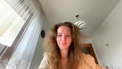 Snapshot of emily_in_parisss chatting on October 9, 2025, 10:24 am Emily online show from October 9, 2025, 10:24 am