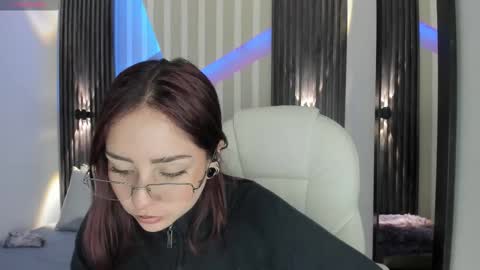 Emily online show from December 1, 2025, 3:06 pm