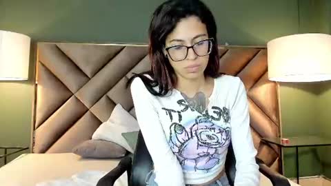 Snapshot of emily_loperaa chatting on June 22, 2026, 3:25 am Emily online show from June 22, 2026, 3:25 am
