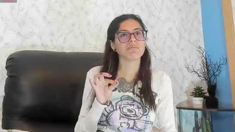 Snapshot of emily_loperaa chatting on July 23, 2026, 6:28 pm Emily online show from July 23, 2026, 6:28 pm