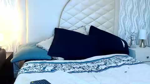 Snapshot of emily_loperaa chatting on July 29, 2026, 5:44 pm Emily online show from July 29, 2026, 5:44 pm