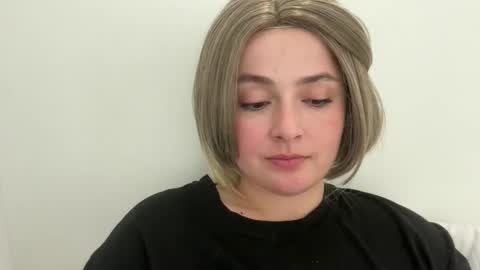 emily_morning_dew online show from April 17, 2026, 12:52 pm