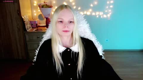 Lia online show from March 1, 2025, 5:38 pm