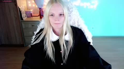 Lia online show from March 3, 2025, 2:47 am