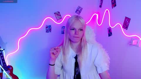 Lia online show from October 3, 2025, 11:57 pm