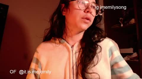 emily_pearl_ online show from April 2, 2026, 9:29 am