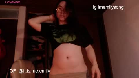 Snapshot of emily_pearl_ chatting on June 19, 2026, 10:24 pm emily_pearl_ online show from June 19, 2026, 10:24 pm