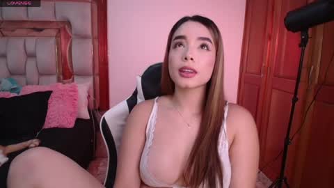 Snapshot of emily_poarch chatting on April 20, 2026, 10:44 pm emily online show from April 20, 2026, 10:44 pm