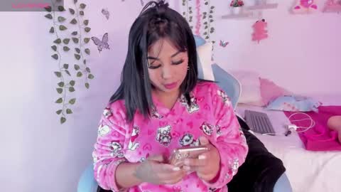 Snapshot of emily_restrepoo chatting on January 29, 2025, 5:51 am Emily online show from January 29, 2025, 5:51 am