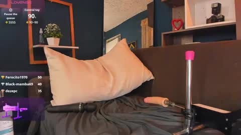 Snapshot of emily_reynaa chatting on October 25, 2025, 10:26 pm EMILY online show from October 25, 2025, 10:26 pm