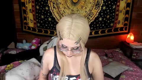 Snapshot of emily_salvatore chatting on February 8, 2025, 2:26 am emily_salvatore online show from February 8, 2025, 2:26 am