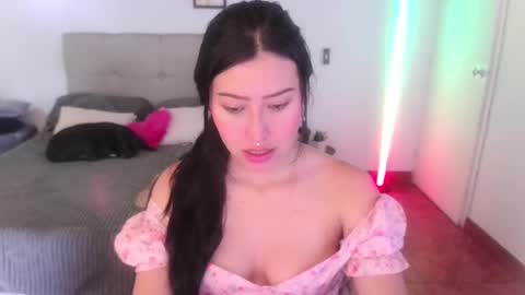 Snapshot of emily_swan_04 chatting on March 10, 2025, 5:29 pm Emily  Swan online show from March 10, 2025, 5:29 pm