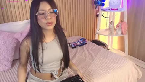 Snapshot of emily_sweett12 chatting on March 13, 2026, 12:34 pm Emily online show from March 13, 2026, 12:34 pm