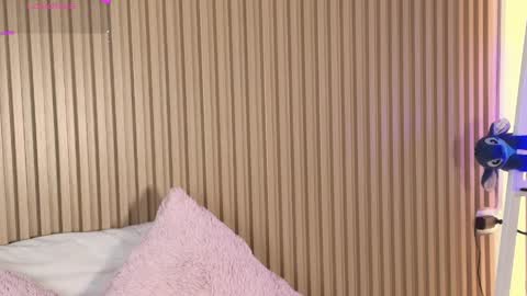 Snapshot of emily_sweett12 chatting on April 4, 2026, 12:35 pm Emily online show from April 4, 2026, 12:35 pm