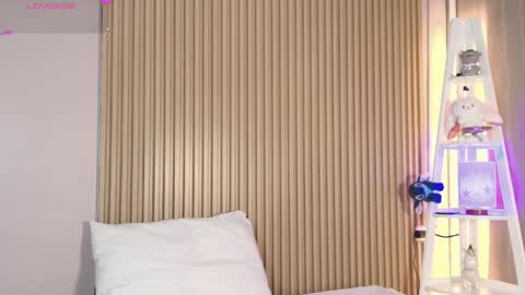 Snapshot of emily_sweett12 chatting on April 8, 2026, 11:54 am Emily online show from April 8, 2026, 11:54 am