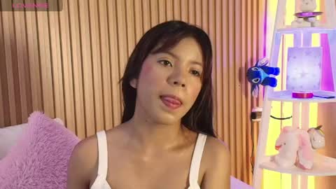 Snapshot of emily_sweett12 chatting on May 7, 2026, 11:59 am Emily online show from May 7, 2026, 11:59 am