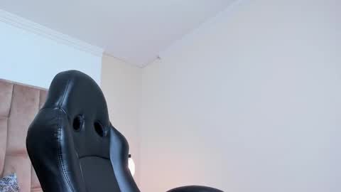 Emily Trujillo online show from March 1, 2025, 1:53 am