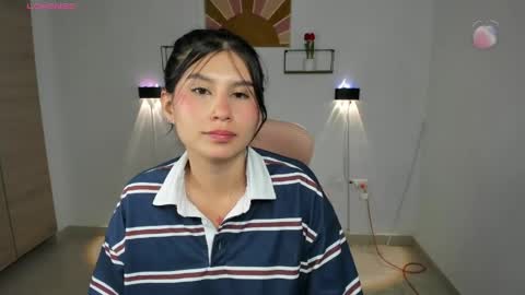 Snapshot of emily_villamil_ chatting on April 23, 2026, 11:18 pm Emi online show from April 23, 2026, 11:18 pm