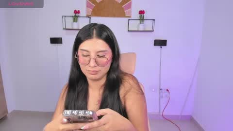 Snapshot of emily_villamil_ chatting on May 26, 2026, 10:28 pm Emi online show from May 26, 2026, 10:28 pm