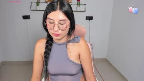Snapshot of emily_villamil_ chatting on June 30, 2026, 10:44 pm Emi online show from June 30, 2026, 10:44 pm