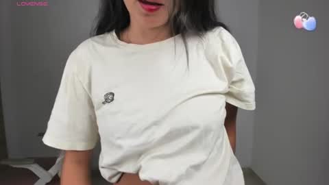 Snapshot of emily_villamil_ chatting on August 6, 2026, 10:55 pm Emi online show from August 6, 2026, 10:55 pm