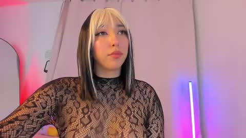 emily_walker4 online show from June 1, 2026, 2:13 am