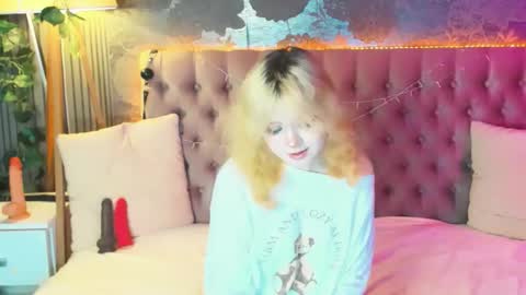 Baby Emelli online show from May 25, 2026, 6:08 am