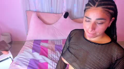Snapshot of emilybta chatting on January 19, 2025, 4:01 am EMILY online show from January 19, 2025, 4:01 am