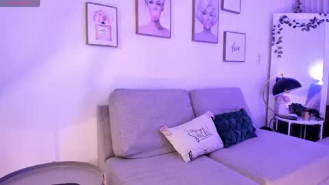 Snapshot of emilydolly_ chatting on May 6, 2026, 10:48 pm Emily online show from May 6, 2026, 10:48 pm