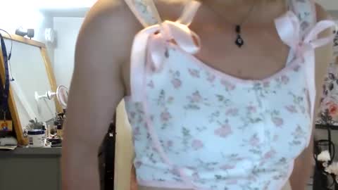 EmilyDresser online show from June 1, 2026, 4:03 am