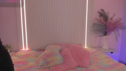 EMILY online show from November 30, 2025, 7:40 pm