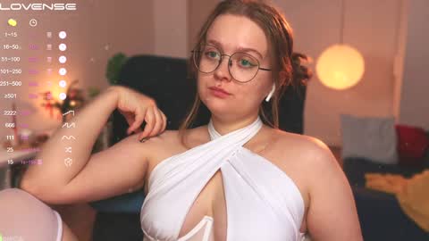 Snapshot of emilyforelsket chatting on December 21, 2024, 3:53 pm Emily  online show from December 21, 2024, 3:53 pm
