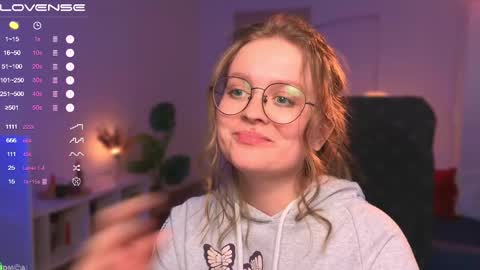 Snapshot of emilyforelsket chatting on February 15, 2025, 6:33 pm Emily  online show from February 15, 2025, 6:33 pm