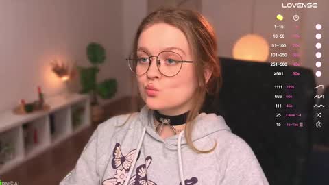 Snapshot of emilyforelsket chatting on March 1, 2025, 12:34 pm Emily  online show from March 1, 2025, 12:34 pm