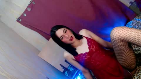 Snapshot of emilyfuckers chatting on January 4, 2025, 5:05 pm ariane online show from January 4, 2025, 5:05 pm